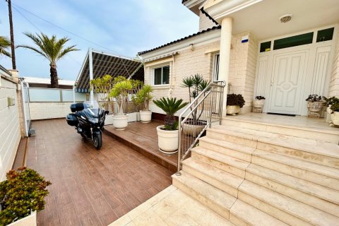 Продажа виллы в Ла Мата, Аликанте, Испания 5 спален, 469м2 №192299 - фото 9