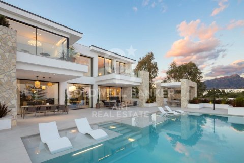 Villa en venta en Benahavís, Málaga, España 5 dormitorios, 913 m2 No. 158896 - foto 2