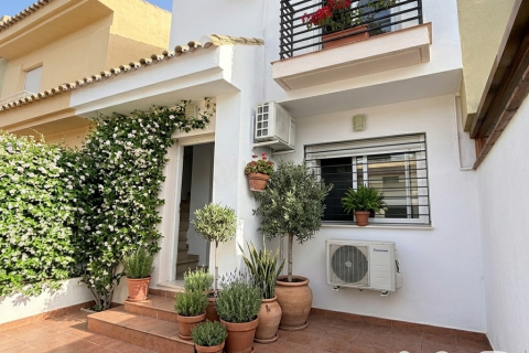 Villetta a schiera a Malaga, Spagna 3 camere da letto, 130 mq. N° 172605