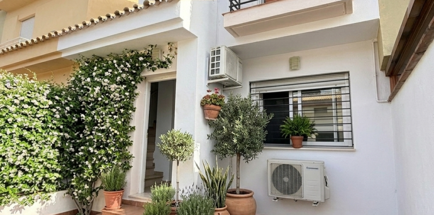 Villetta a schiera a Malaga, Spagna 3 camere da letto, 130 mq. N° 172605