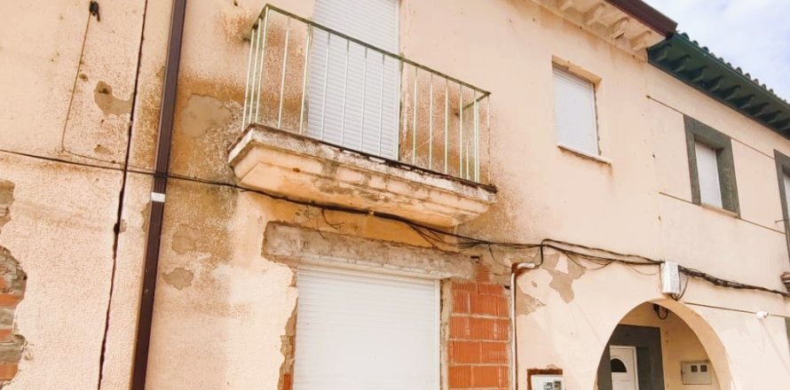 Casa adosada en Valverde de la Virgen, León, España 120 m2 No. 185707