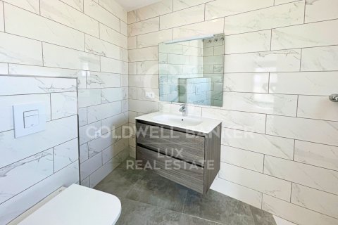 Tvåvåningslägenhet till salu i Roses, Girona, Spanien 2 sovrum, 61 kvm. Nr. 160258 - foto 8