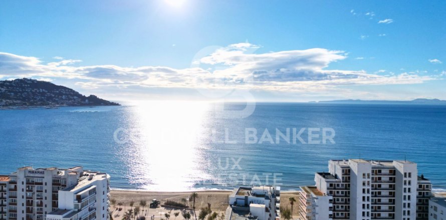 Penthauss Roses, Girona, Spānijā 2 istabas, 58 m2 Nr. 160256