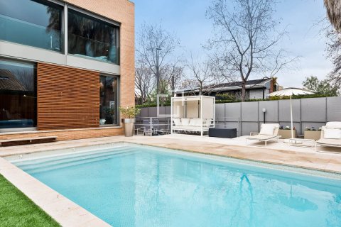 Villa till salu i Sant Cugat Del Valles, Barcelona, Spanien 6 sovrum, 569 kvm. Nr. 150864 - foto 2