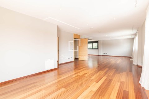 Villa till salu i Bellaterra, Barcelona, Spanien 6 sovrum, 620 kvm. Nr. 150861 - foto 30