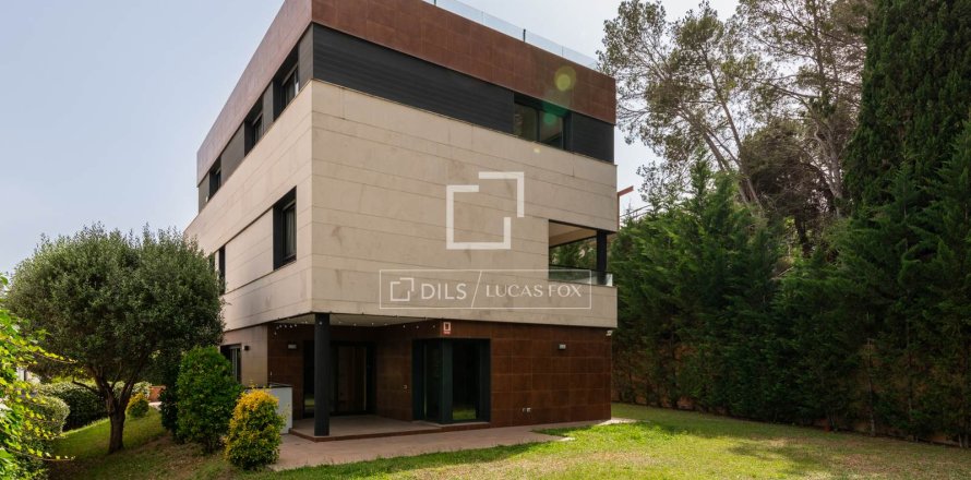 Villa i Bellaterra, Barcelona, Spanien 6 sovrum, 620 kvm. Nr. 150861