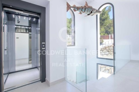 Продажа виллы в Бенахавис, Малага, Испания 5 спален, 1451м2 №158596 - фото 7