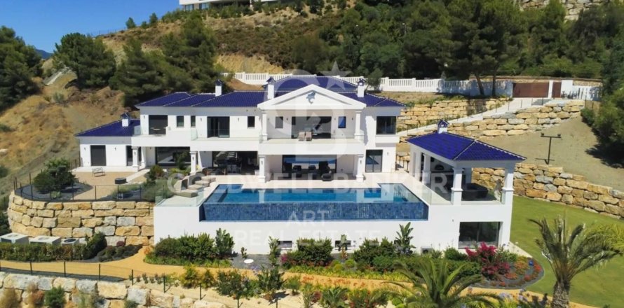 Villa a Benahavis, Malaga, Spagna 5 camere da letto, 1451 mq. N° 158596