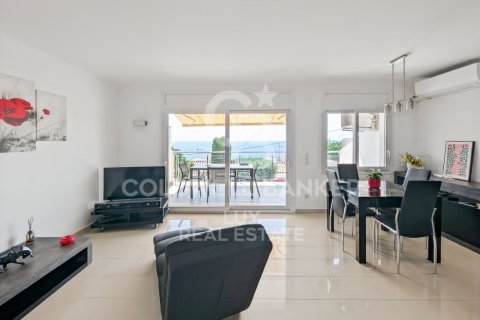 Huoneisto myytävänä Roses, Girona, Espanja, 2 makuuhuonetta, 71 m2 No. 158598 - kuva 3