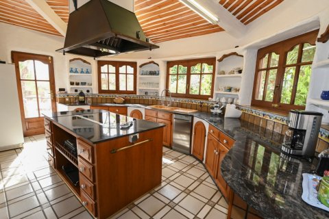 Land plot for sale in Calpe, Alicante, Spain 4 bedrooms, 500 sq.m. No. 149633 - photo 12