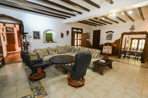 Land plot for sale in Calpe, Alicante, Spain 4 bedrooms, 500 sq.m. No. 149633 - photo 9