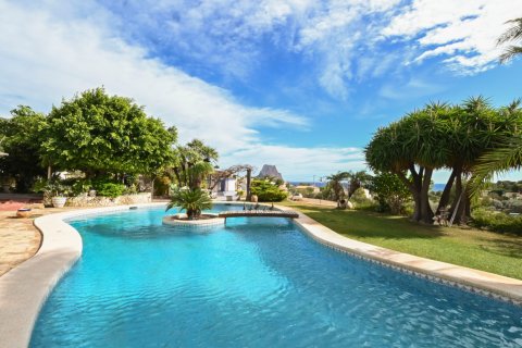 Land plot for sale in Calpe, Alicante, Spain 4 bedrooms, 500 sq.m. No. 149633 - photo 2