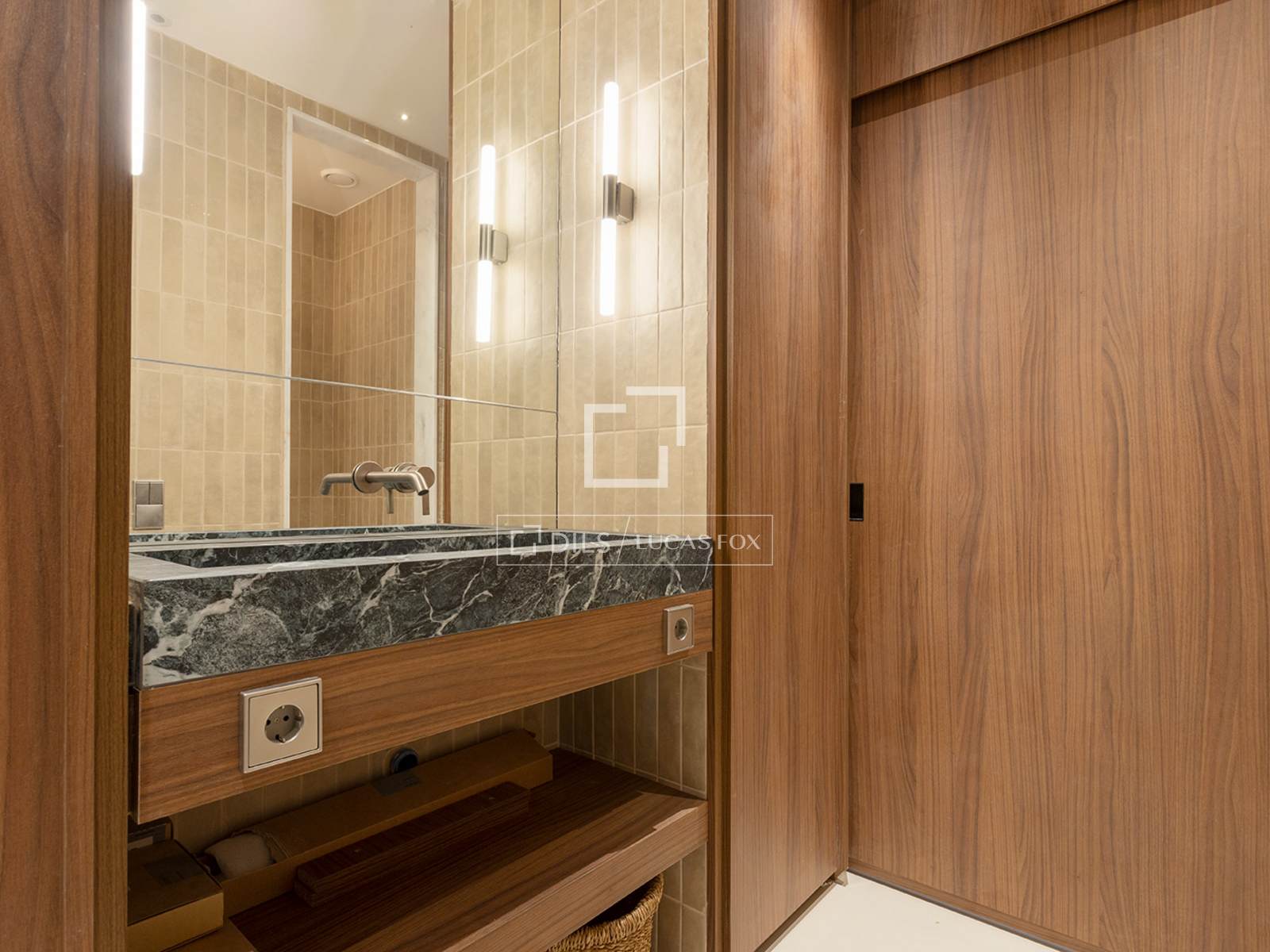 Квартира в Барселона, Испания 2 спальни, 59м2 №150550
