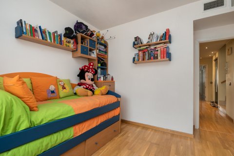Casa adosada en venta Madrid, España 4 dormitorios, 462 m2 No. 108093 - foto 18