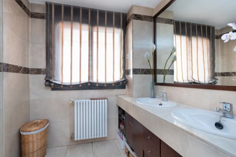 Casa adosada en venta Madrid, España 4 dormitorios, 462 m2 No. 108093 - foto 14