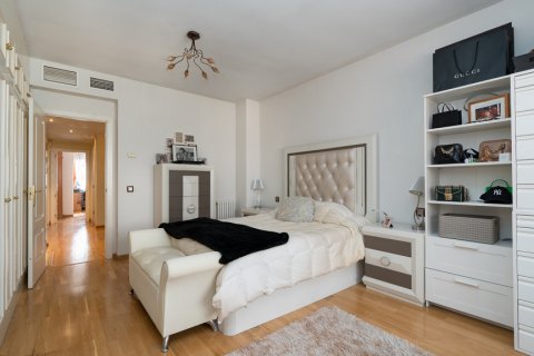 Casa adosada en venta Madrid, España 4 dormitorios, 462 m2 No. 108093 - foto 11