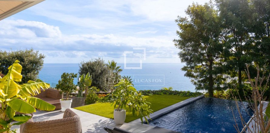 Villa a Arenys de Mar, Barcelona, Spagna 4 camere da letto, 297 mq. N° 150947