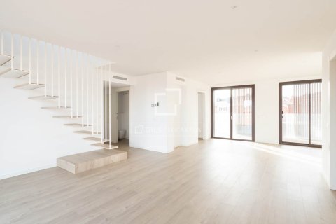 Penthouse for sale in Sant Cugat Del Valles, Barcelona, Spain 3 bedrooms, 161 sq.m. No. 150948 - photo 2