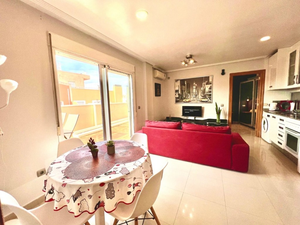 Apartment in Torrevieja, Alicante, Spain 2 bedrooms, 75 sq.m. No. 183567