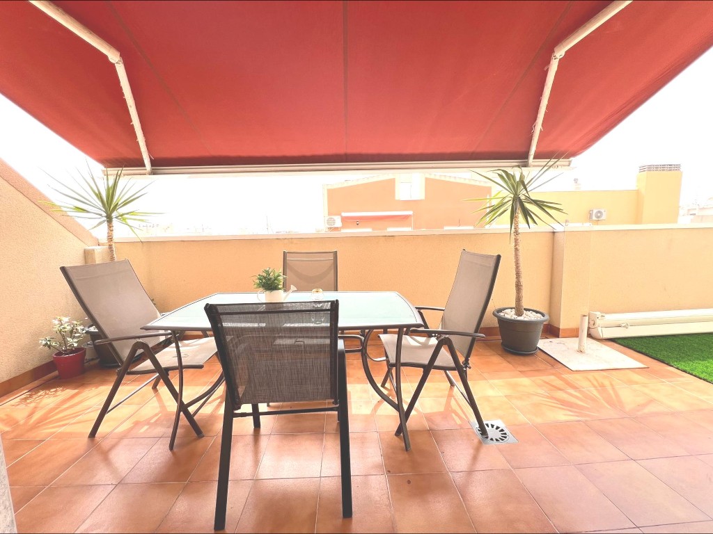 Apartment in Torrevieja, Alicante, Spain 2 bedrooms, 75 sq.m. No. 183567
