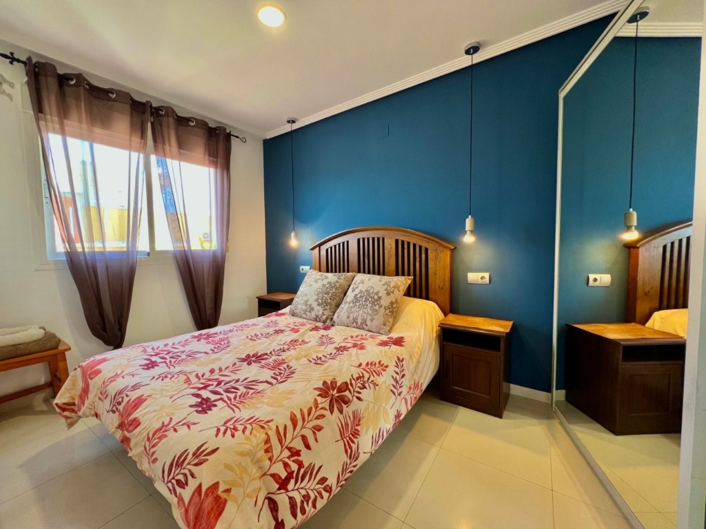 Apartment in Torrevieja, Alicante, Spain 2 bedrooms, 75 sq.m. No. 183567