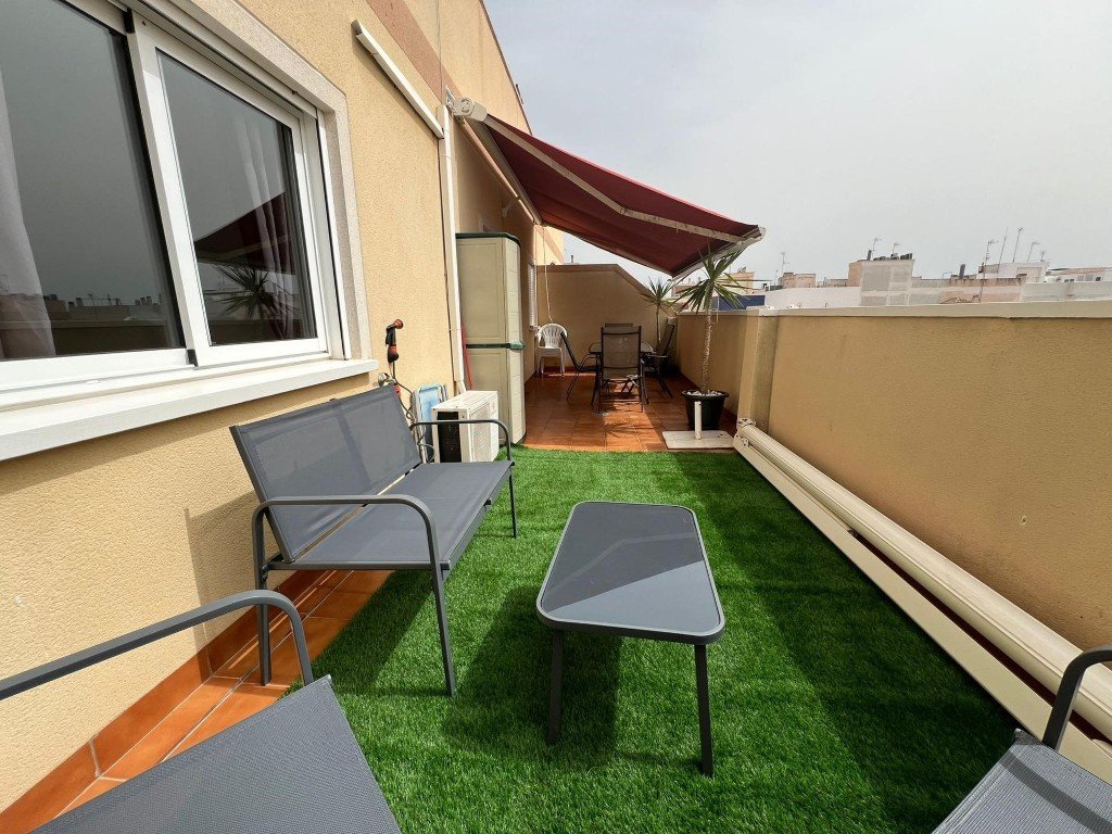 Apartment in Torrevieja, Alicante, Spain 2 bedrooms, 75 sq.m. No. 183567