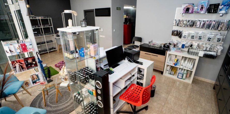 Propiedad comercial en Torrevieja, Alicante, España 130 m2 No. 183564