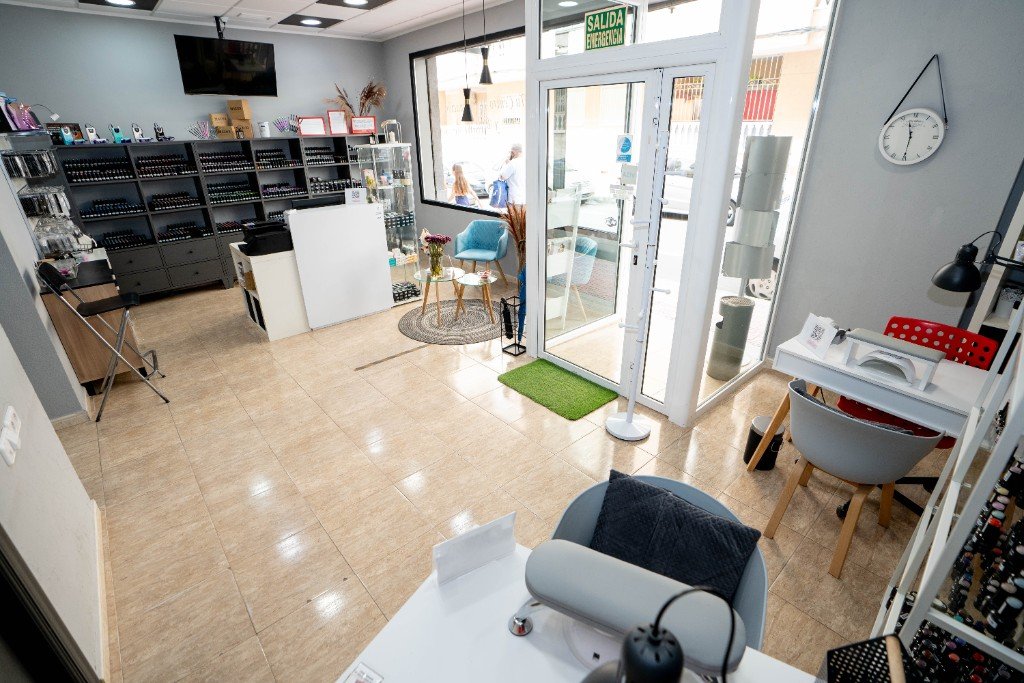 Propiedad comercial en Torrevieja, Alicante, España 130 m2 No. 183564