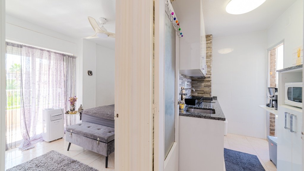 Apartment à Punta Prima, Alicante, Espagne 2 chambres, 56 m2 No. 183563