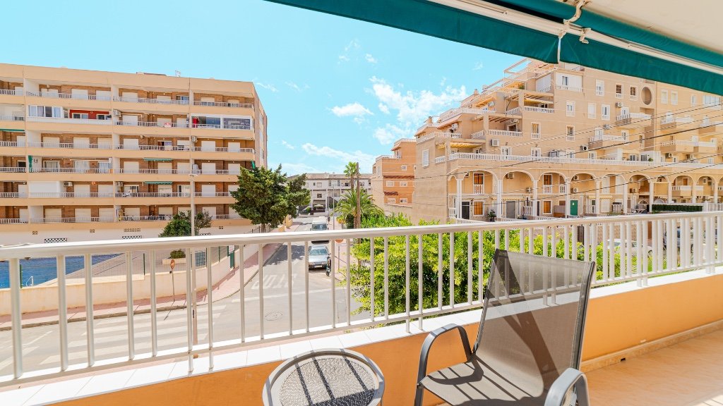 Apartment à Punta Prima, Alicante, Espagne 2 chambres, 56 m2 No. 183563