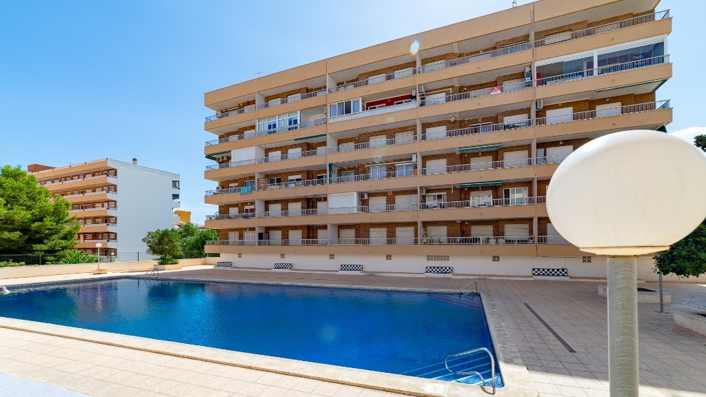Apartment à Punta Prima, Alicante, Espagne 2 chambres, 56 m2 No. 183563