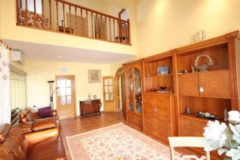 Villa à vendre Alicante, Espagne, 4 chambres, 172 m2 No. 115224 - photo 5