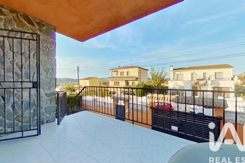 Talo myytävänä El Vendrell, Tarragona, Espanja, 4 makuuhuonetta, 163 m2 No. 152673 - kuva 9