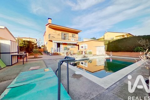 Talo myytävänä El Vendrell, Tarragona, Espanja, 4 makuuhuonetta, 163 m2 No. 152673 - kuva 22