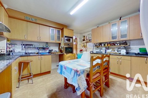 Talo myytävänä El Vendrell, Tarragona, Espanja, 4 makuuhuonetta, 163 m2 No. 152673 - kuva 26