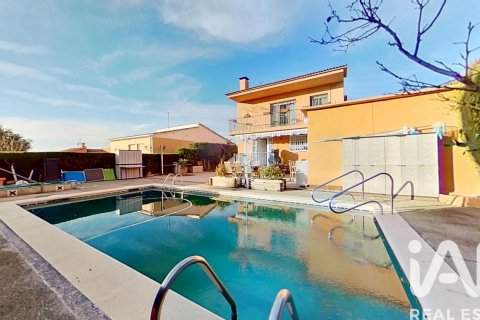 Дом в Эль-Вендрель, Таррагона, Испания 4 спальни, 163м2 №152673