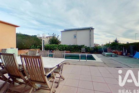 Talo myytävänä El Vendrell, Tarragona, Espanja, 4 makuuhuonetta, 163 m2 No. 152673 - kuva 7