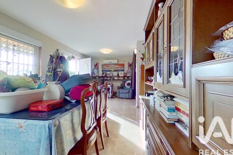 Talo myytävänä El Vendrell, Tarragona, Espanja, 4 makuuhuonetta, 163 m2 No. 152673 - kuva 16