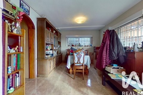 Talo myytävänä El Vendrell, Tarragona, Espanja, 4 makuuhuonetta, 163 m2 No. 152673 - kuva 15