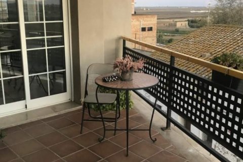 Tvåvåningslägenhet till salu i Camarles, Tarragona, Spanien 4 sovrum, 275 kvm. Nr. 152672 - foto 12