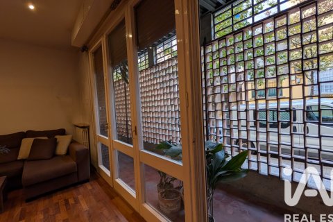 Apartment for sale in Barcelona, Spain 4 bedrooms, 135 sq.m. No. 152670 - photo 5