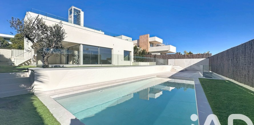 Hus i Sitges, Barcelona, Spanien 5 sovrum, 560 kvm. Nr. 152676