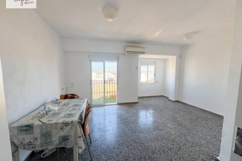 Продажа квартиры в Пуэрто-де-Сагунто, Валенсия, Испания 2 спальни, 77м2 №196079 - фото 3