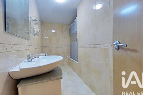 Apartment for sale in Castellon de la Plana, Castellon, Spain 2 bedrooms, 76 sq.m. No. 185452 - photo 9