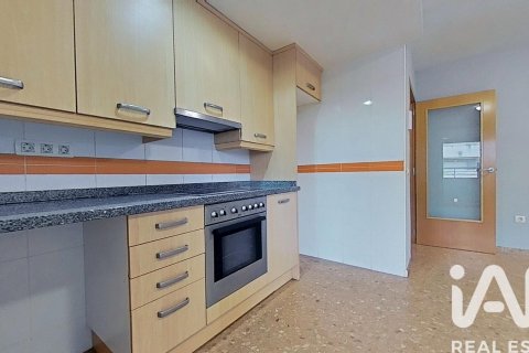 Apartment for sale in Castellon de la Plana, Castellon, Spain 2 bedrooms, 76 sq.m. No. 185452 - photo 2