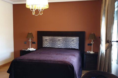 Продажа дома в Леон, Испания 6 спален, 700м2 №154062 - фото 15