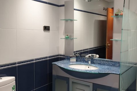 Продажа дома в Леон, Испания 6 спален, 700м2 №154062 - фото 20