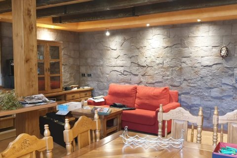 Продажа дома в Леон, Испания 6 спален, 700м2 №154062 - фото 24