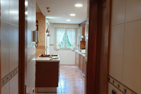 Продажа дома в Леон, Испания 6 спален, 700м2 №154062 - фото 11