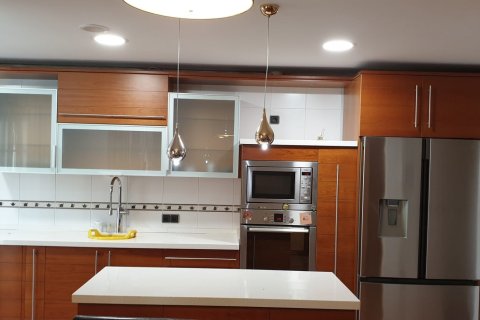 Продажа дома в Леон, Испания 6 спален, 700м2 №154062 - фото 6